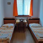 Vandrarhem A Tavros *