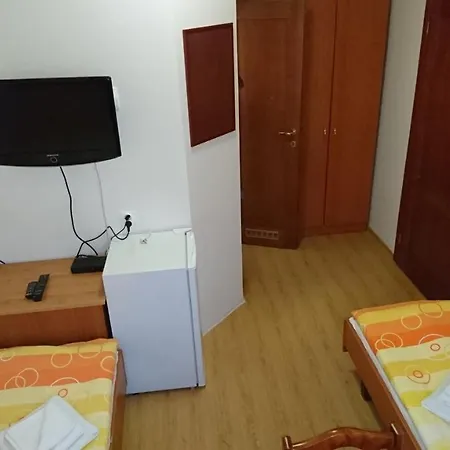 Ubytovňa A Tavros * Žilina