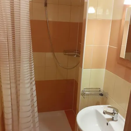 Ubytovňa A Tavros *