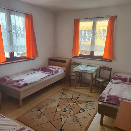 Ubytovňa A Tavros * Žilina